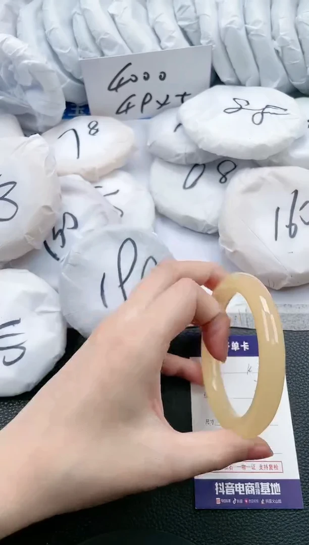 【闪购商品】石英质玉手镯未镶嵌K302