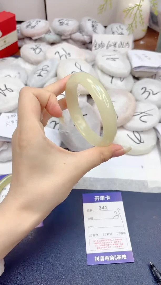 石英质玉手镯未镶嵌342-玉兰白-圈口63