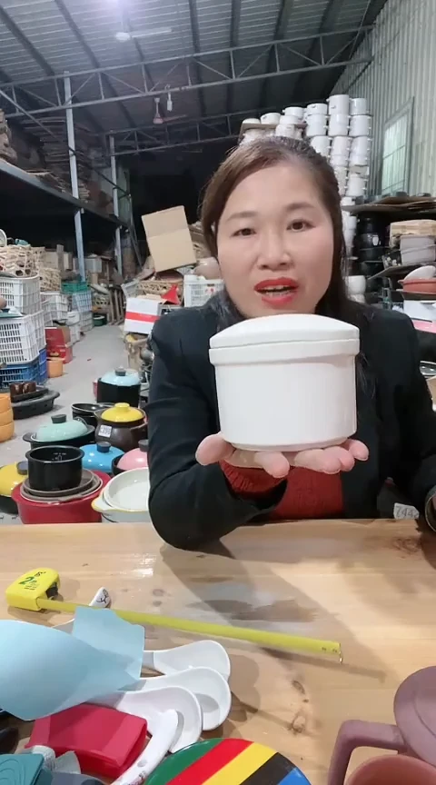 【闪购商品】3910瑕疵白色炖盅两个