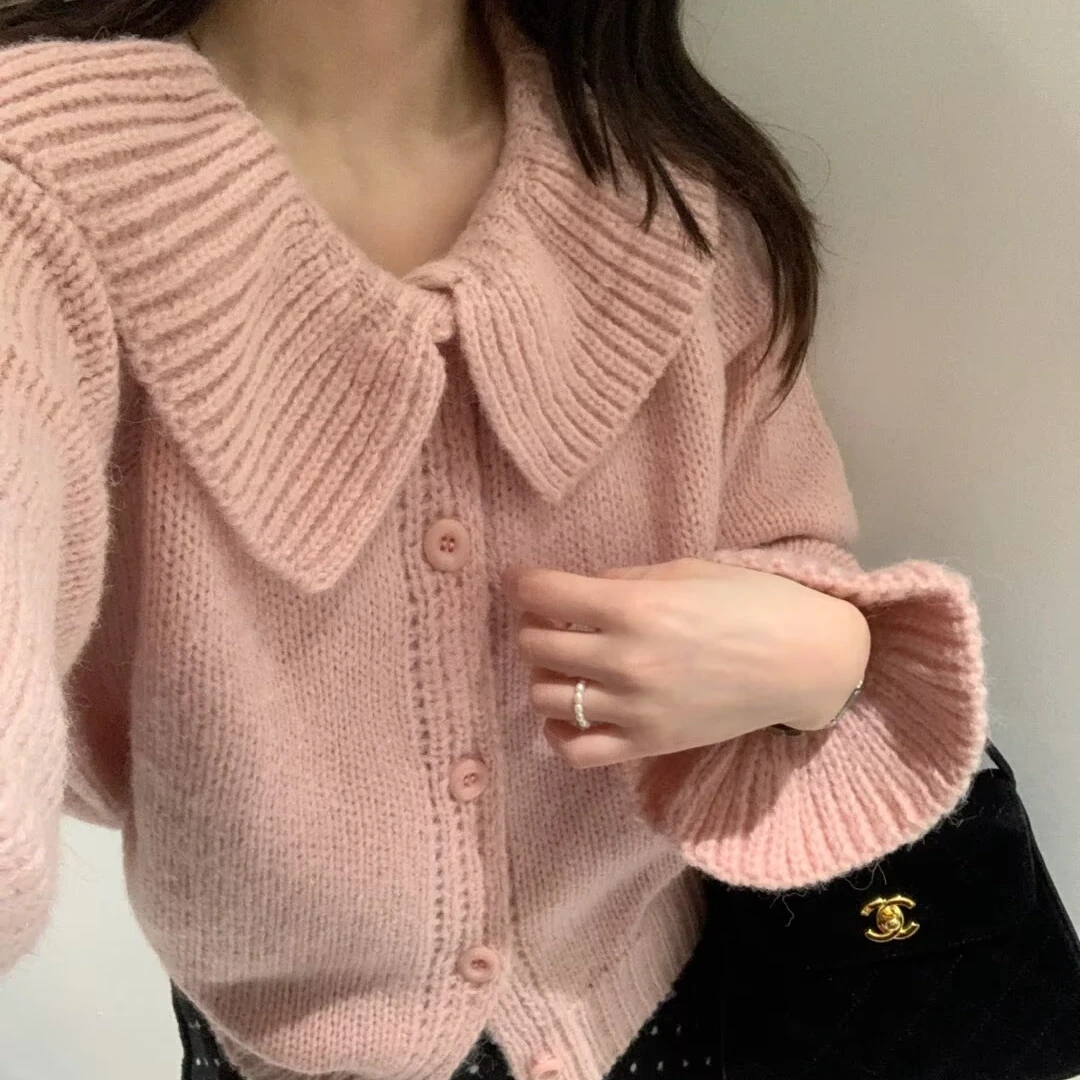 K2542 桃桃奶昔 荷叶领花瓣袖单排扣针织开衫