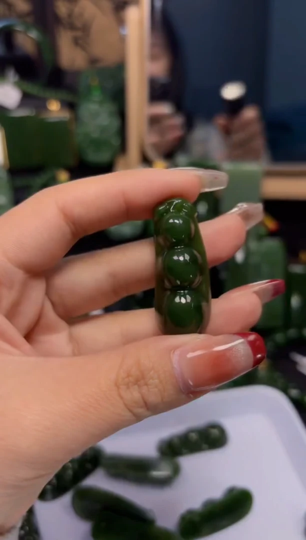 【闪购商品】和田玉（碧玉）吊坠(赠链)未镶嵌1