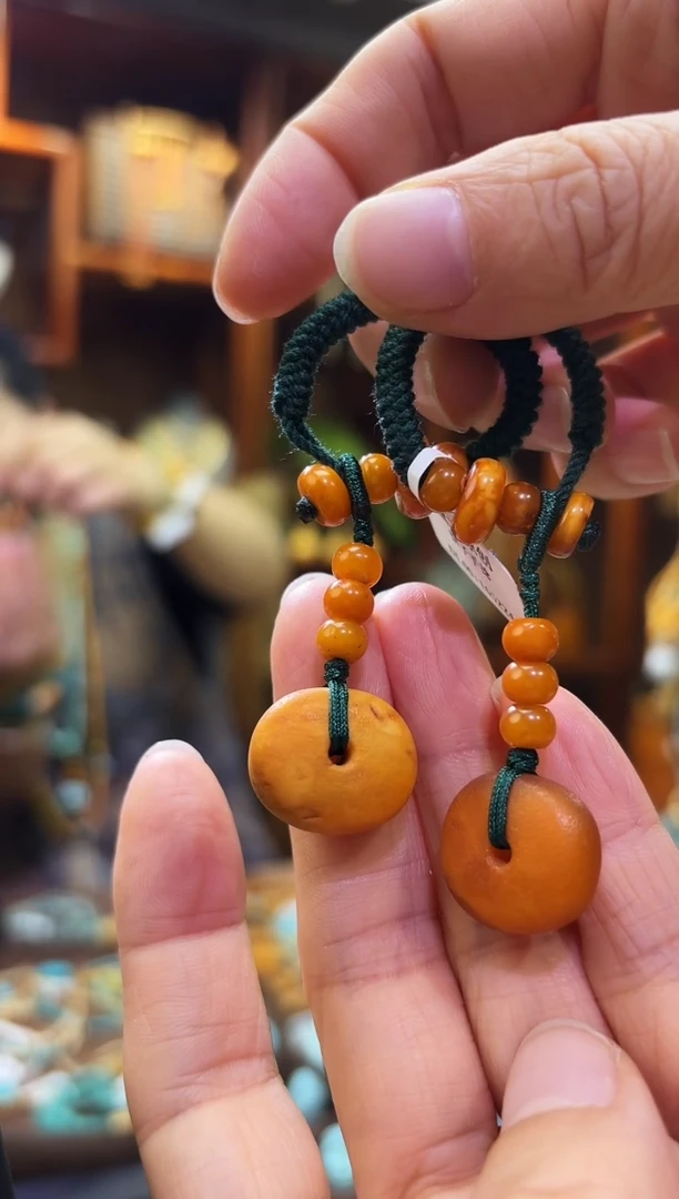 【闪购商品】琥珀裸石未镶嵌微瑕滴溜多样发其一