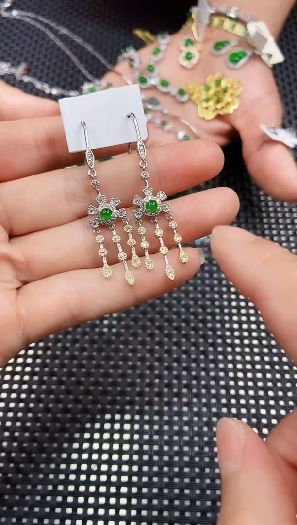 【闪购商品】翡翠耳饰未镶嵌111111111