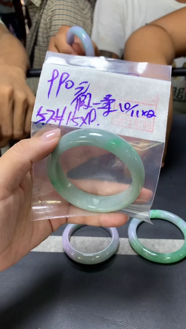 未镶嵌定制翡翠假****r+手镯57#990元  毛货需抛光