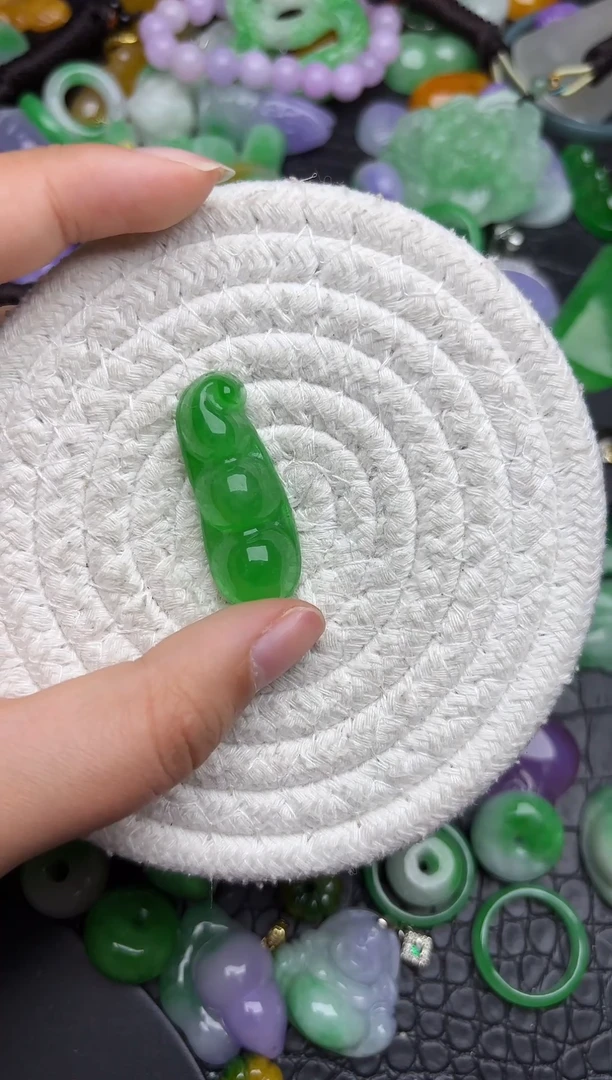 颈饰未镶嵌翡翠缅甸翡翠吊坠