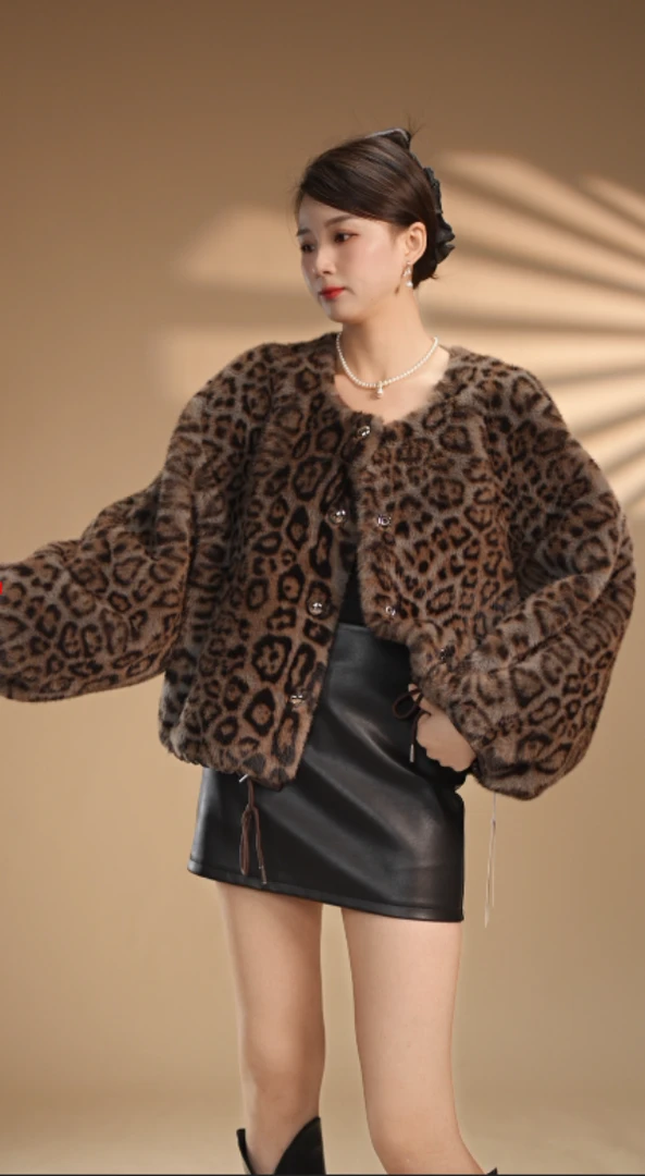 9082秋冬新款洋气时尚气质翻领休闲保暖毛毛外套豹纹设计师款