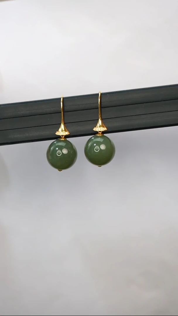 18K金镶嵌和田玉耳饰11111