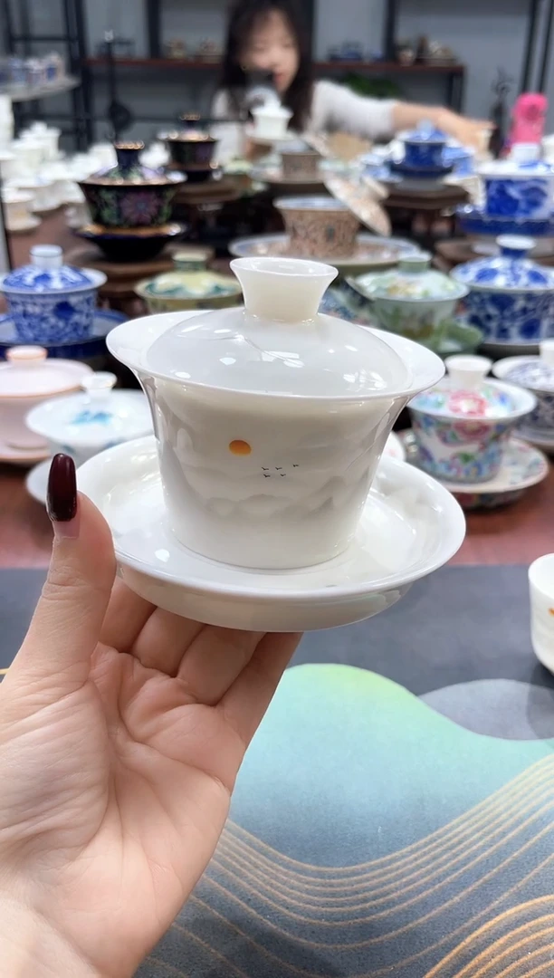 【闪购商品】中号马蹄日春东方盖碗+1杯