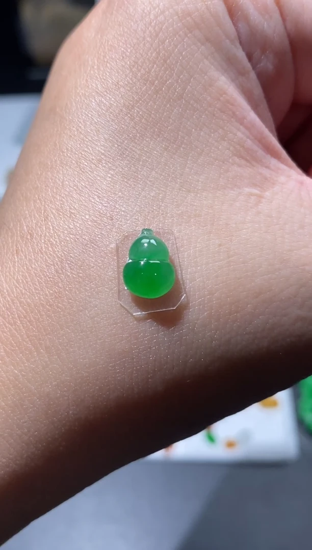 未镶嵌定制翡翠葫芦