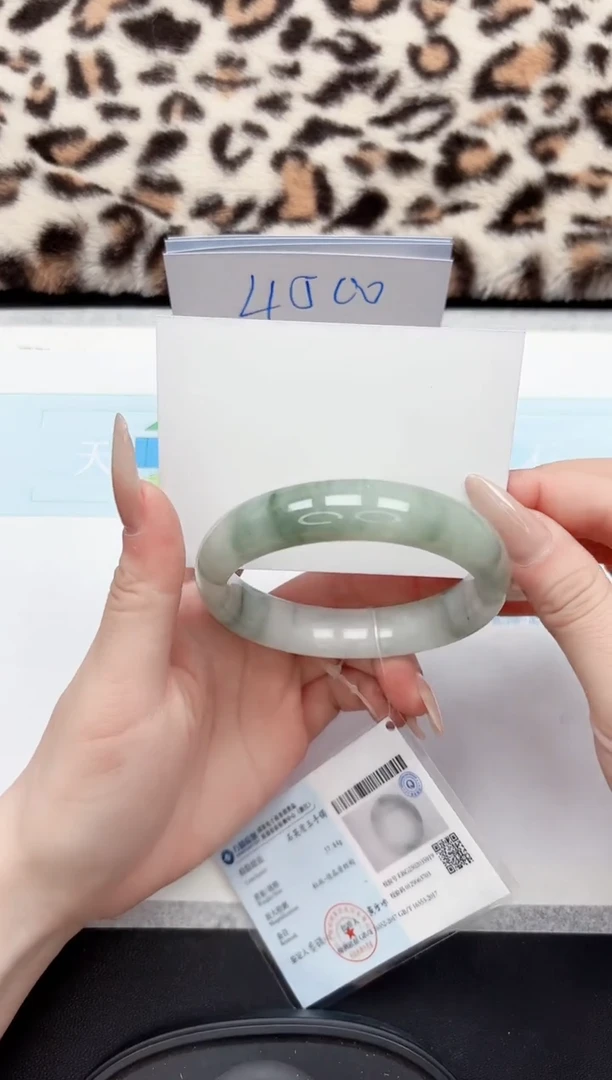 【闪购商品】石英质玉手镯未镶嵌43-61.8