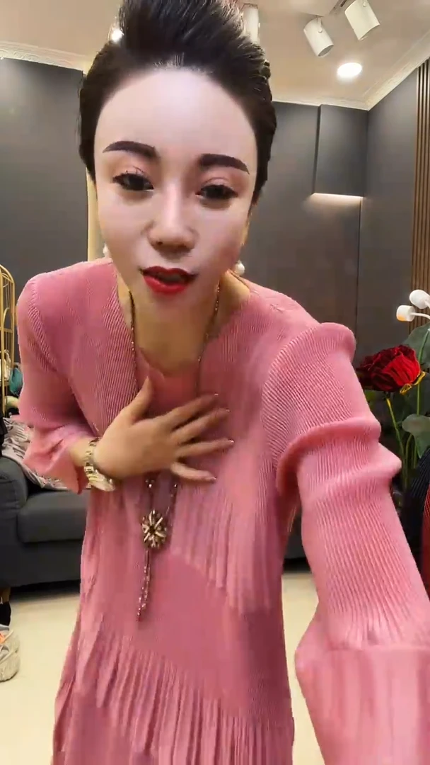 聚酯纤维（涤纶）粉色 蛋糕裙