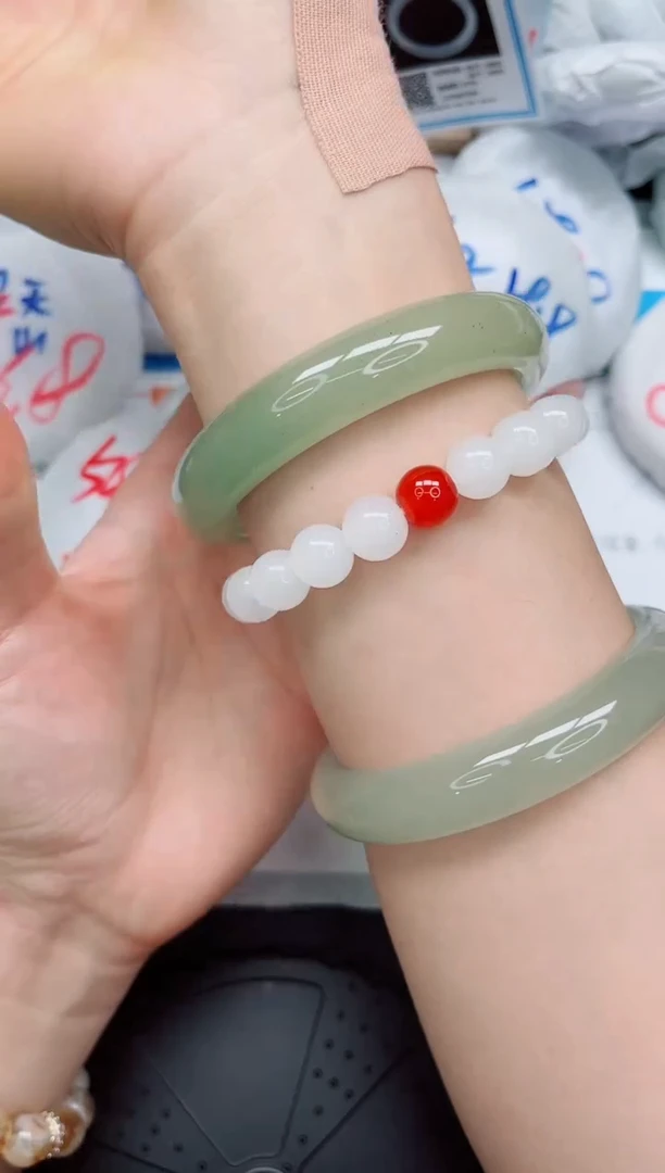 石英质玉手镯未镶嵌45-60.6