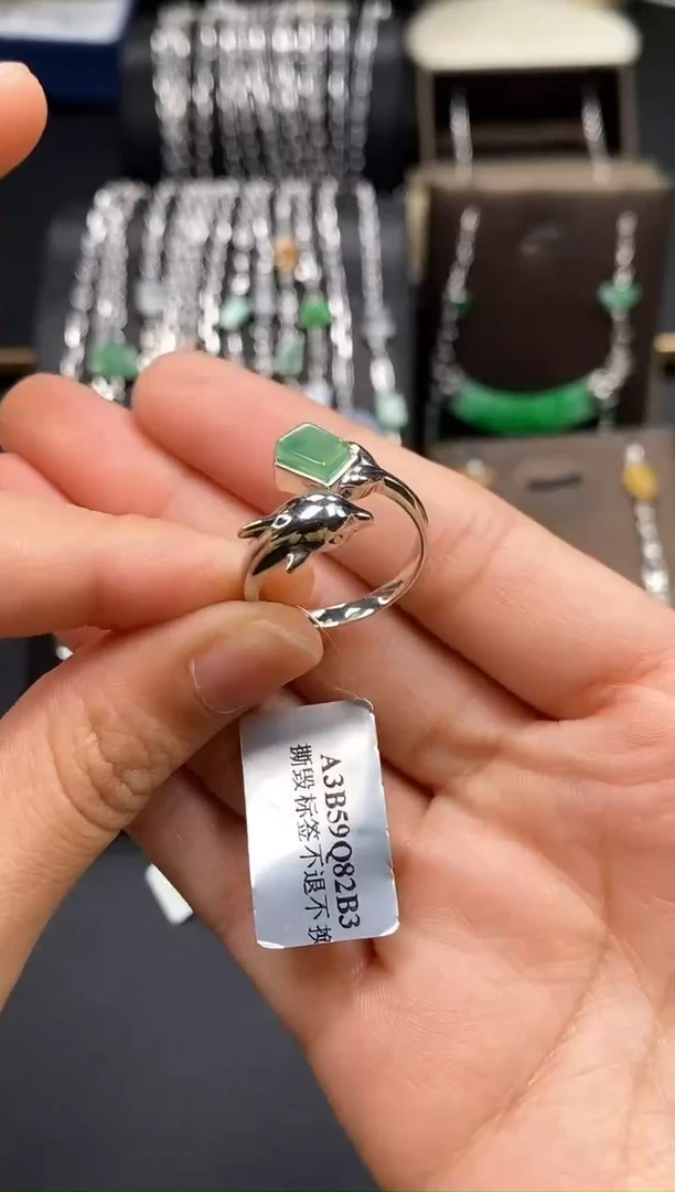 颈饰银S925镶嵌翡翠净货13685