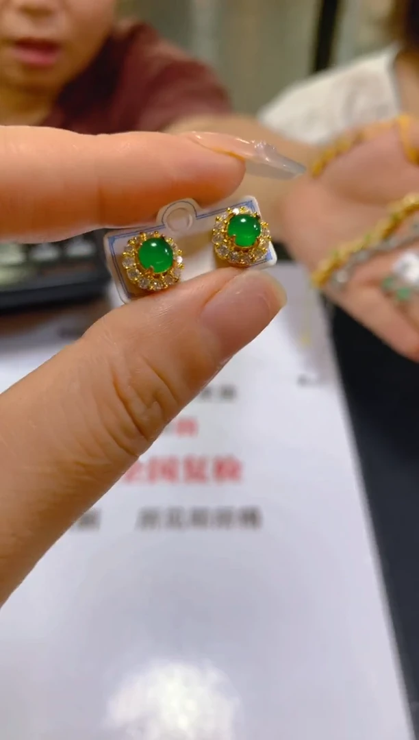 未镶嵌翡翠耳饰多样性发一