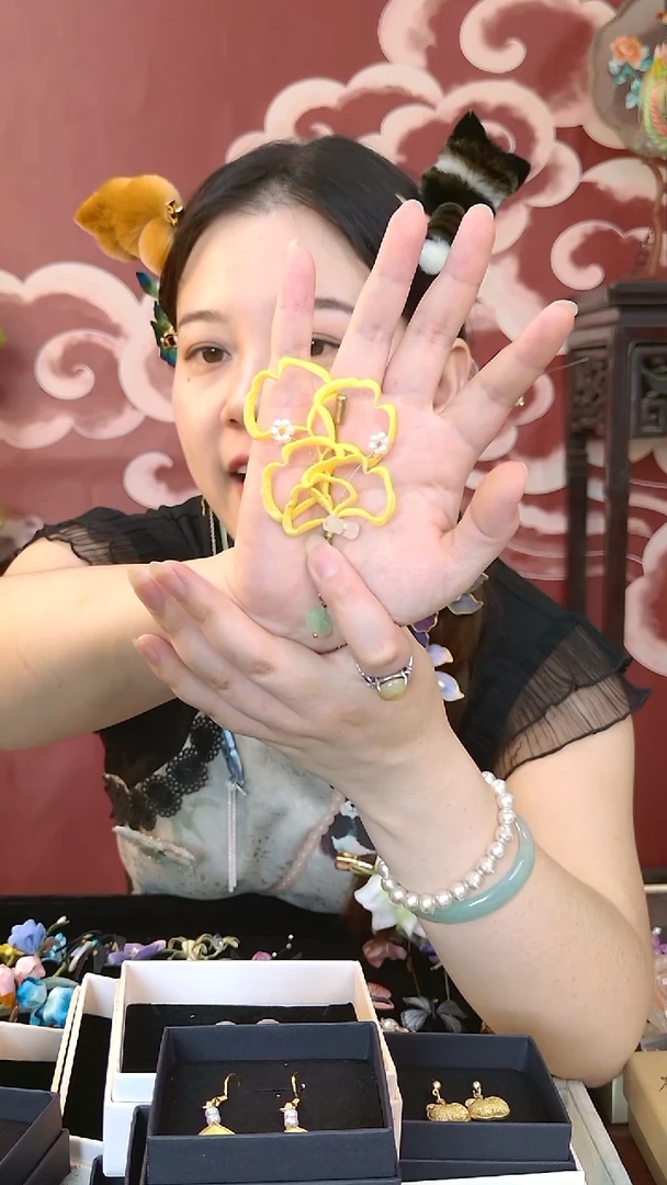 刺绣纯手工非遗绒花