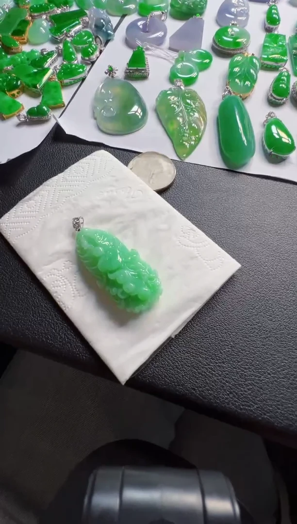 吊坠(不含链)18K金镶嵌翡翠980