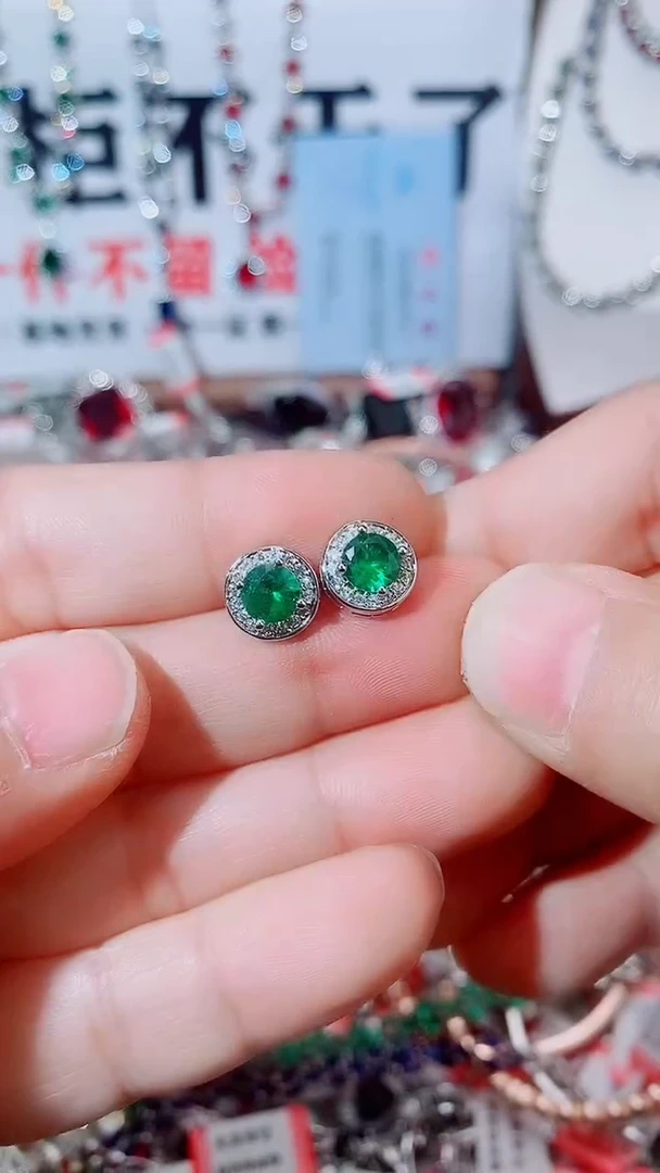 未镶嵌耳饰祖母绿