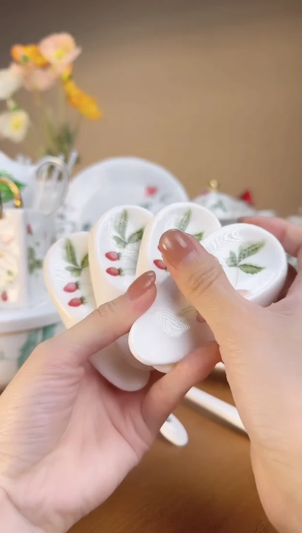 【闪购商品】高骨瓷勺筷置4个高骨瓷勺筷置4个