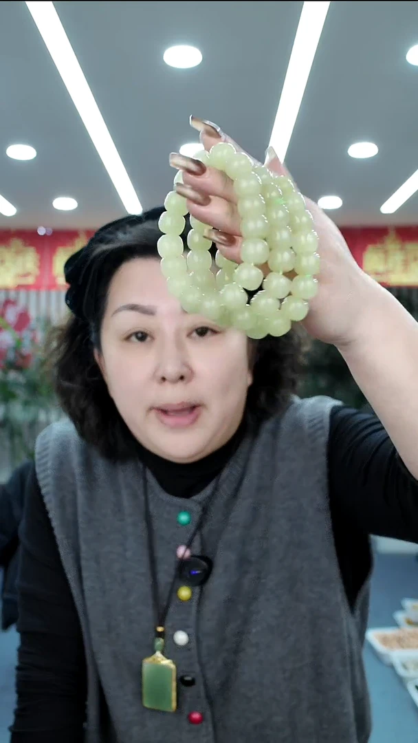 未镶嵌手链透闪石质玉多样式发货随机发一