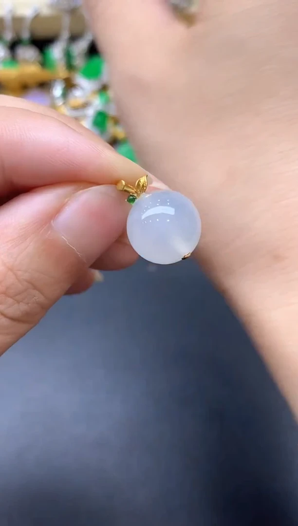 颈饰18K金镶嵌翡翠65-中国好珍宝