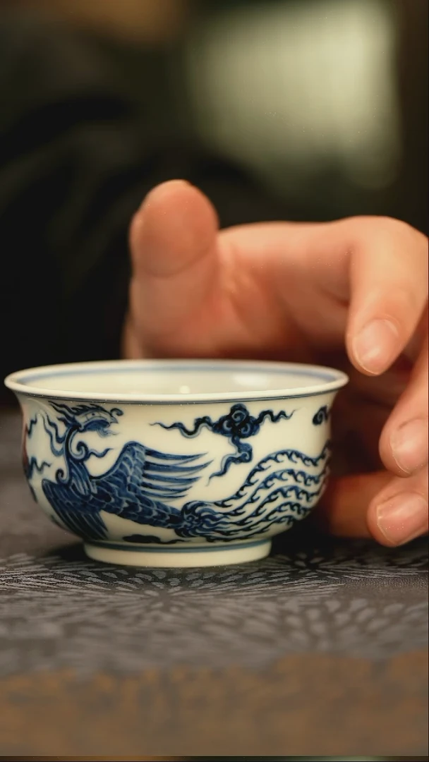 中式仿明青花龙凤炉式