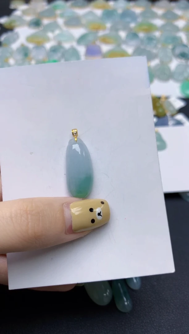 翡翠18K金镶嵌颈饰提****走天然翡翠A货