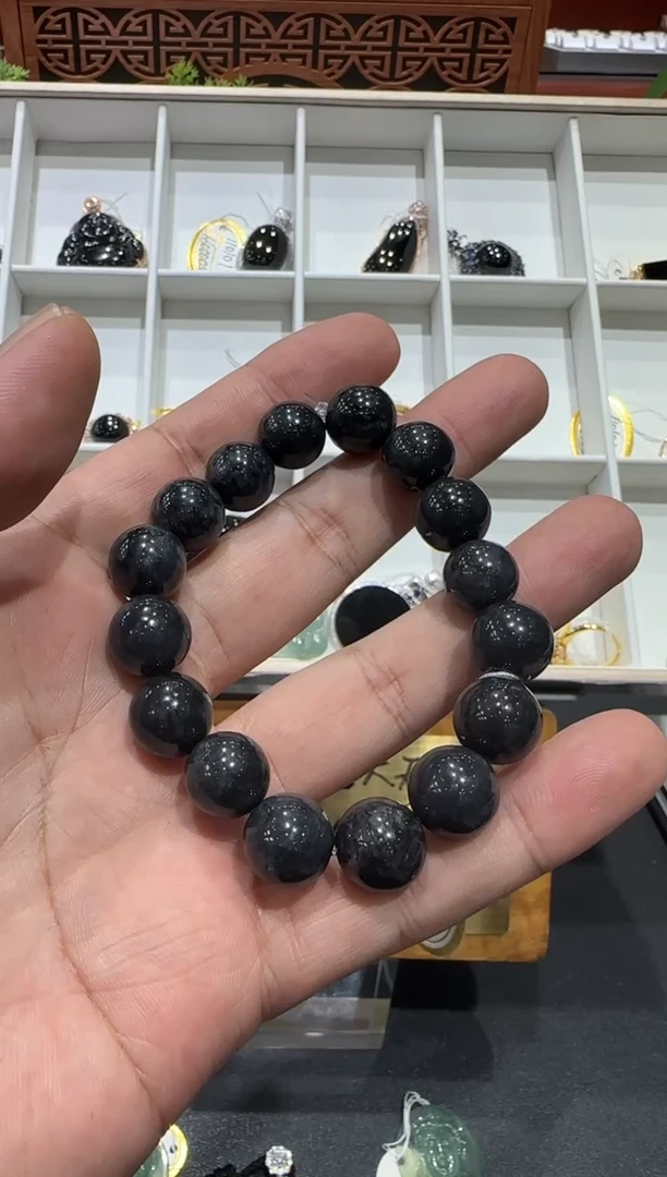 未镶嵌挂件翡翠、*辕A货翡翠多样性一件乌鸡手串