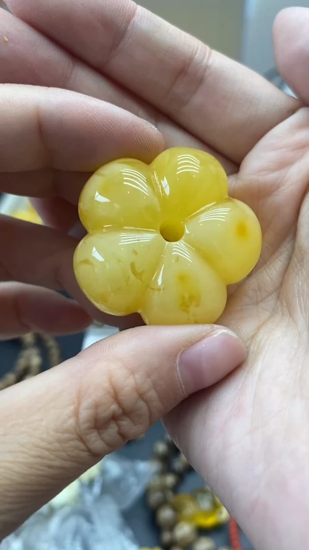 琥珀未镶嵌珠宝奇石1670