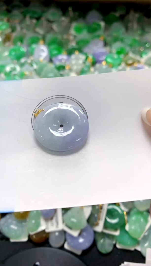 翡翠18K金镶嵌颈饰1111111111111111