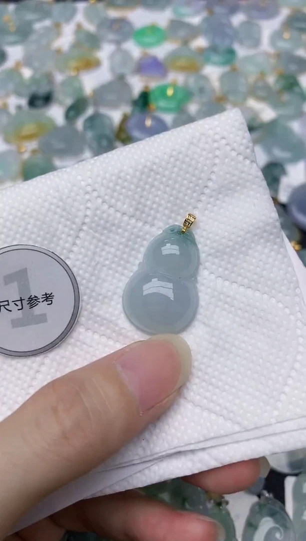 翡翠18K金镶嵌颈饰天然A货翡翠