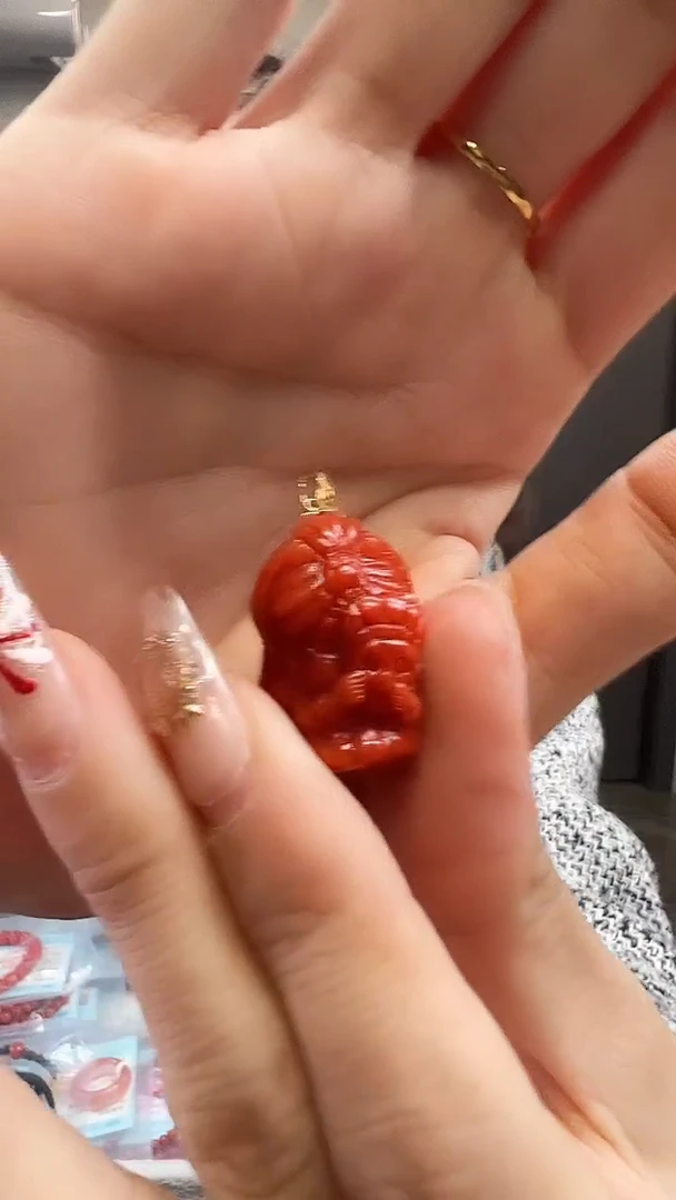 【闪购商品】南红玛瑙吊坠18K金镶嵌/扎基