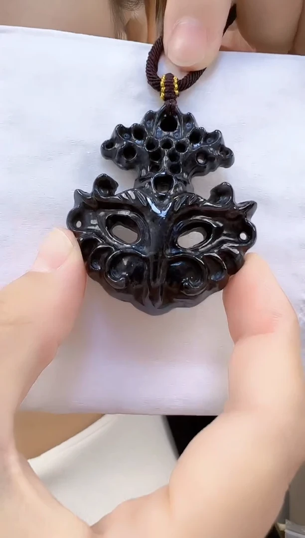 颈饰未镶嵌翡翠孤品翡翠A货狐狸吊坠