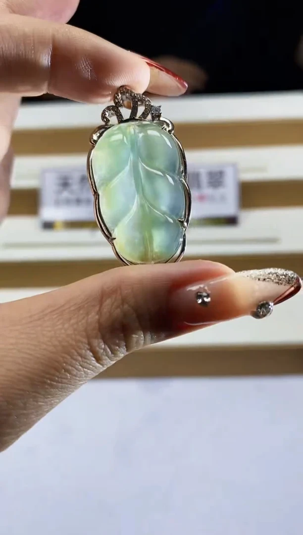 翡翠未镶嵌颈饰翡翠A货