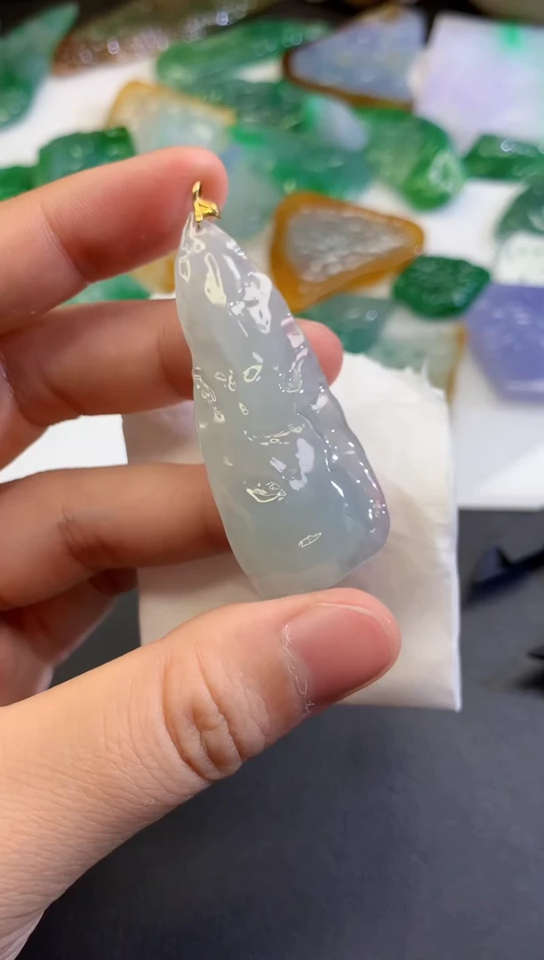 翡翠未镶嵌吊坠(不含链)187