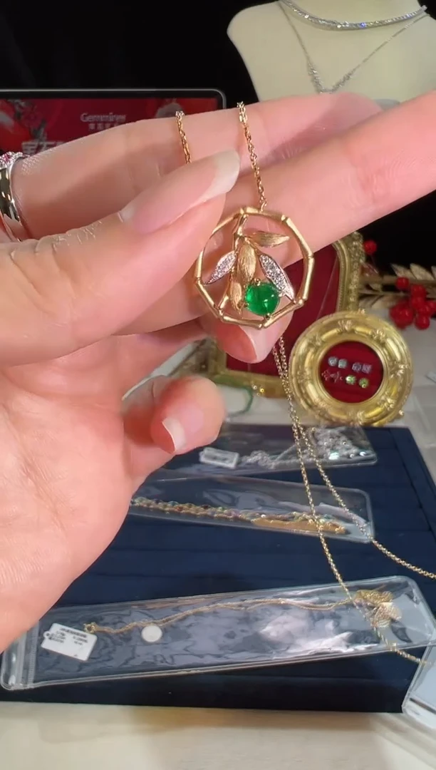 【闪购商品】祖母绿颈饰18K金镶嵌BN16363#-Y#41