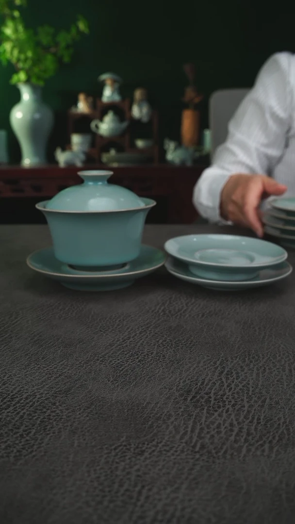 杯马蹄三才盖碗+底托两只