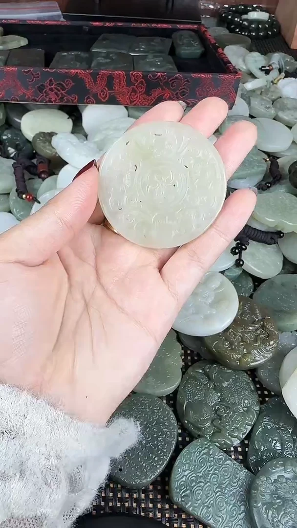 颈饰未镶嵌和田玉1