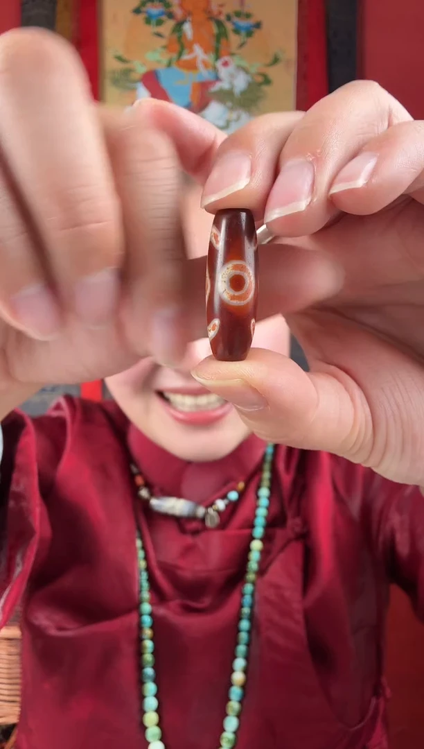 无非金属两眼红色