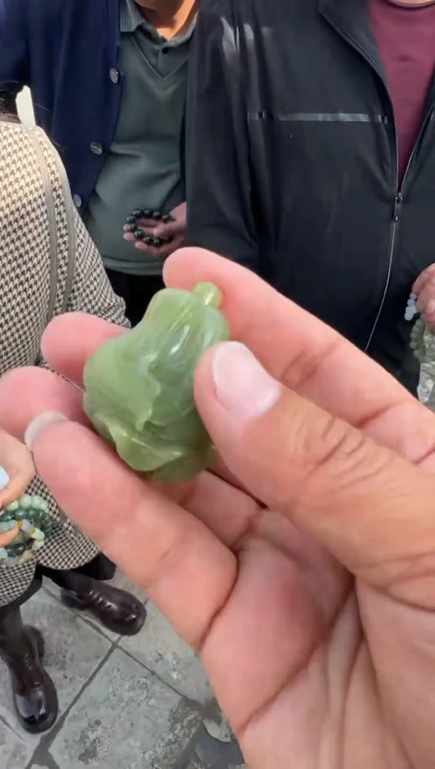 未镶嵌戒指和田玉（糖玉）和田玉