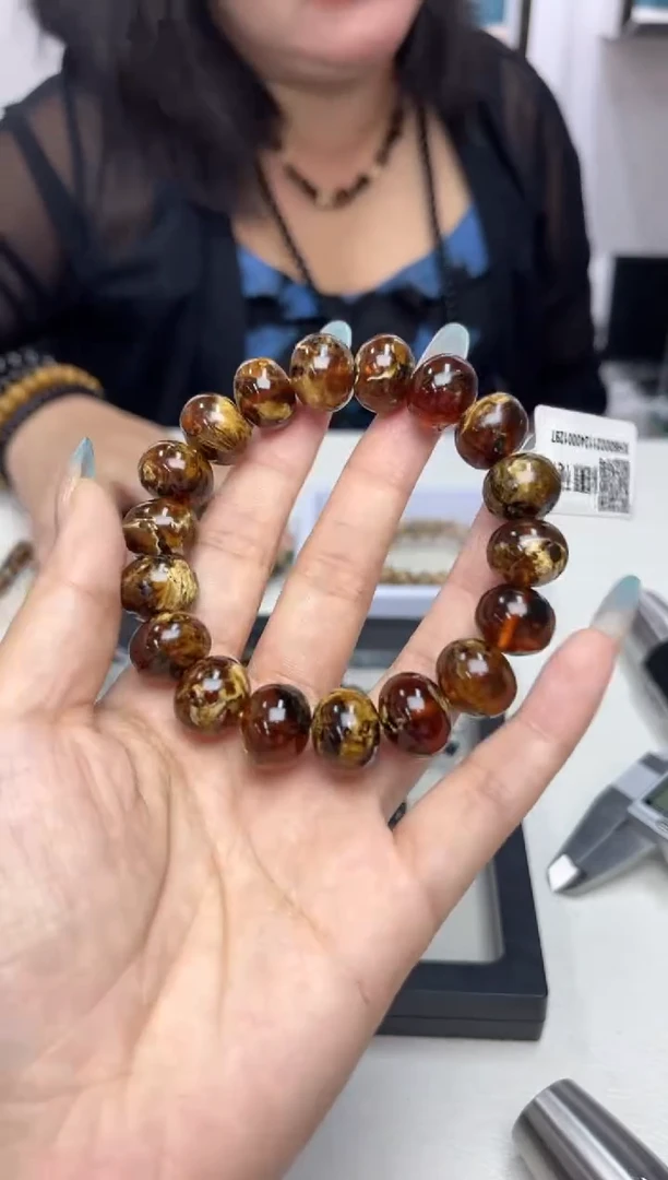 未镶嵌琥珀裸石抚顺琥珀溶洞