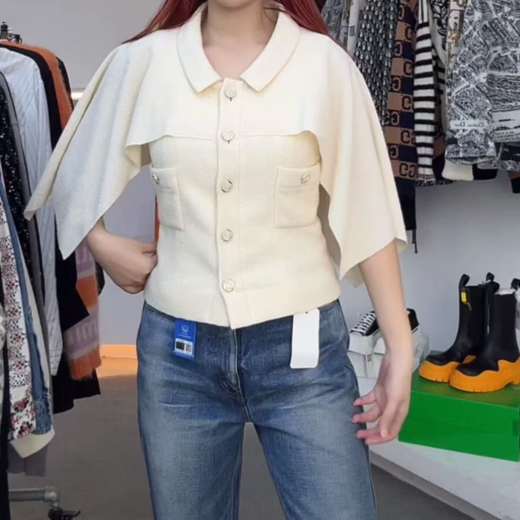 未使用 Chanel/香奈儿 米色双C徽标扣饰翻领羊毛斗篷外套36