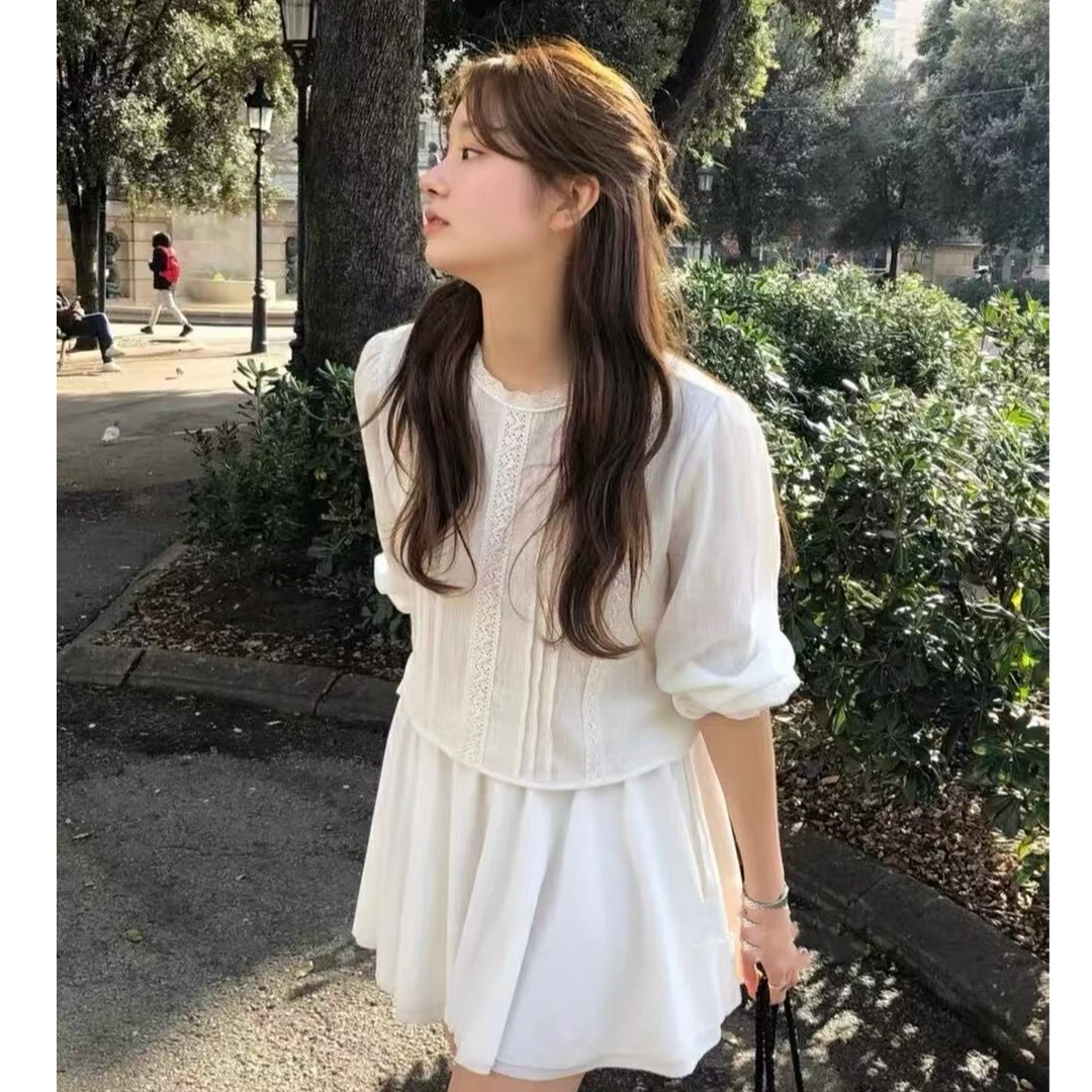 【Mis】韩代蕾丝镂空拼接圆领小衫+抽绳系带双层半身裙套装