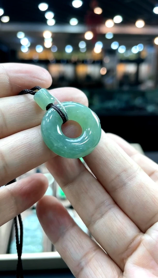 【闪购商品】翡翠颈饰未镶嵌甜甜圈