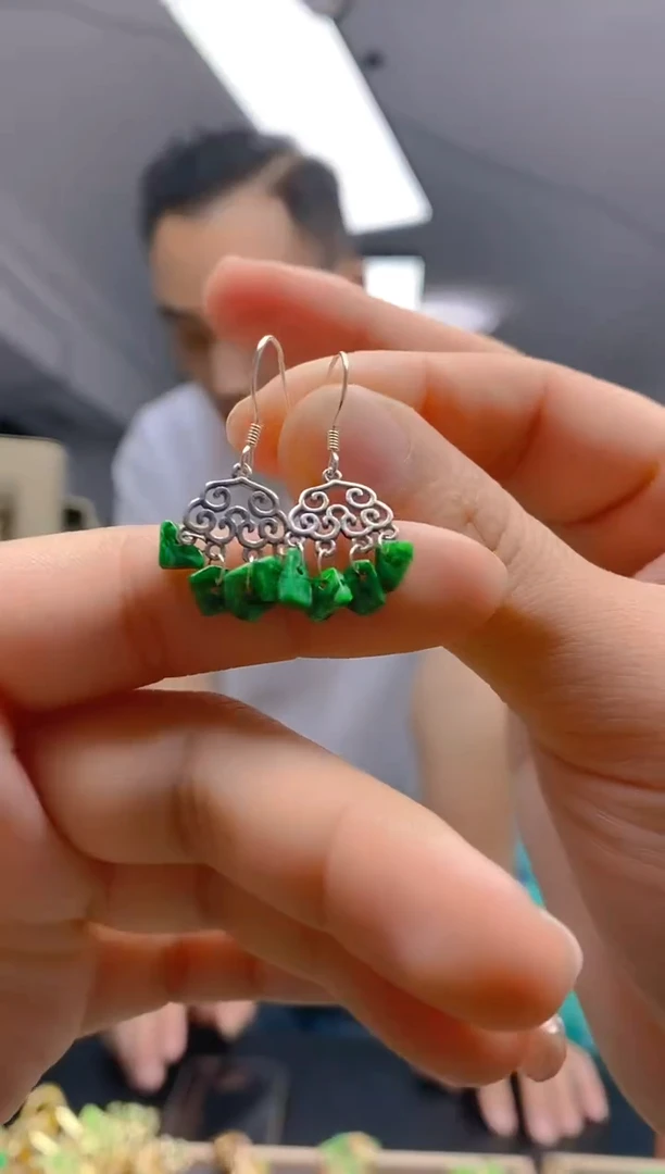 【闪购商品】翡翠耳饰银S925镶嵌38翡翠耳钩