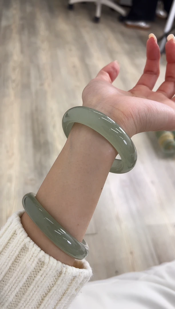 未镶嵌手镯石英质玉73-53D