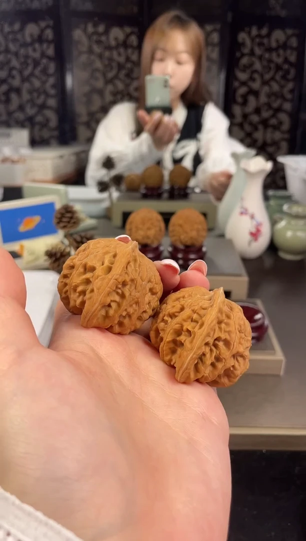 【闪购商品】文玩核桃把件盘龙虎头46尺-1