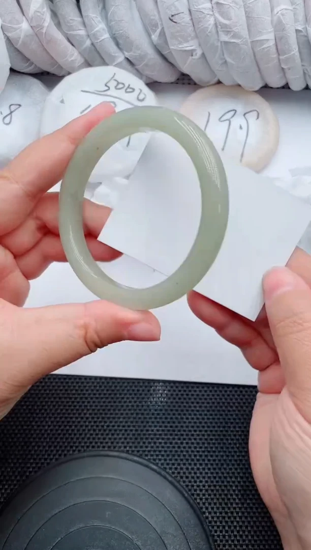 未镶嵌手镯石英质玉37-58-59