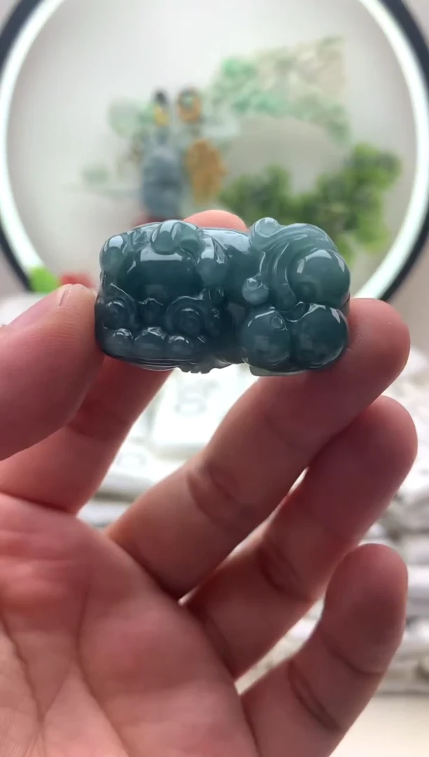 颈饰未镶嵌翡翠貔貅