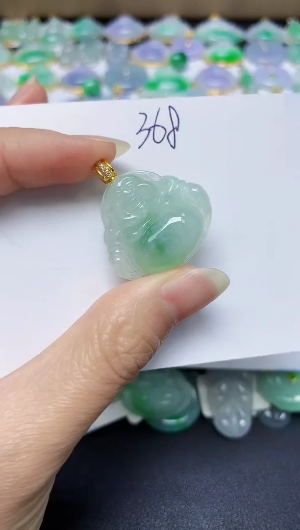 翡翠未镶嵌颈饰 天然缅甸翡翠A货