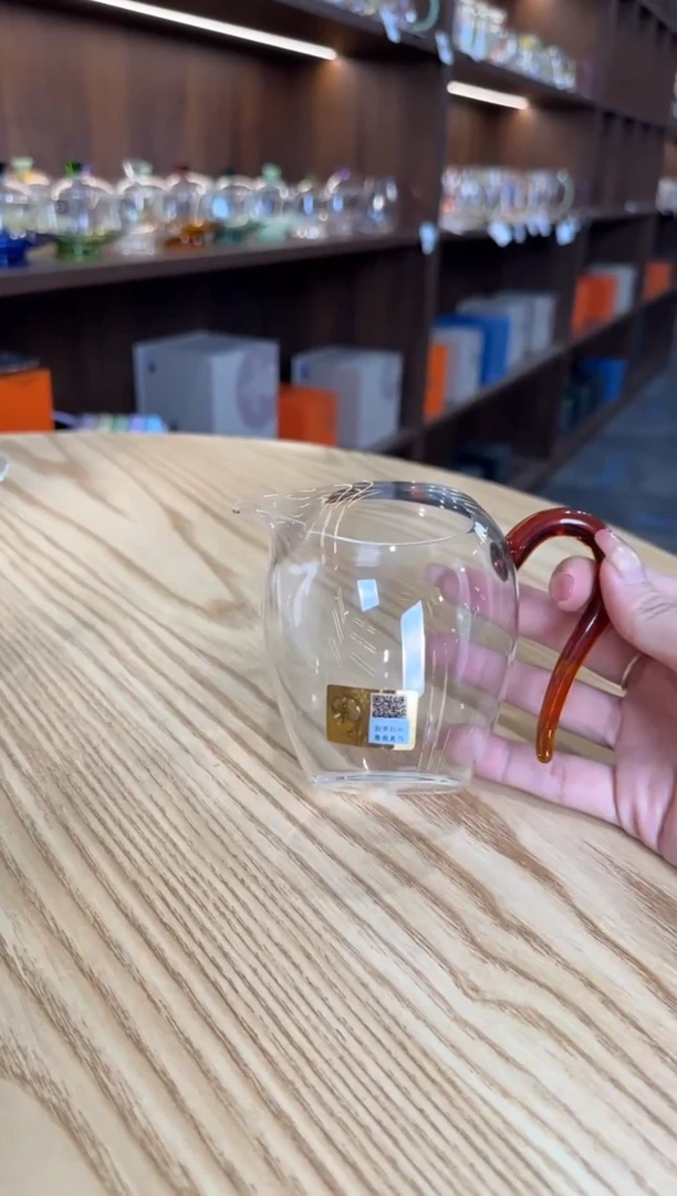 小号怡然琥珀色。。